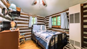 Log Cabin Motor Court Photos, Cabin in Asheville, Cabin Rentals in Weaverville NC, Cabins in Asheville NC